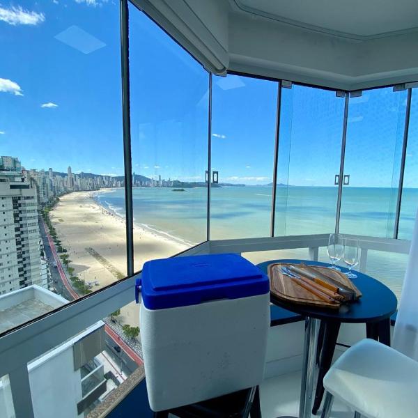 Apto Alto Padrão, vista panorâmica para toda a orla e mar, 2Q, 1 vaga