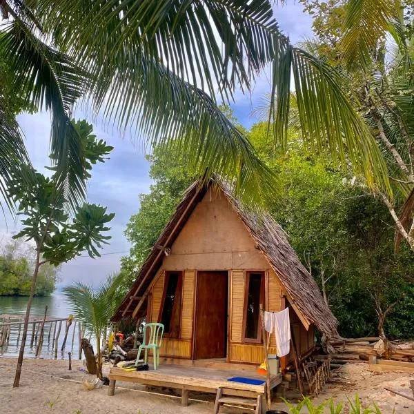 Or Mandira Homestay, hotel v destinaci Fam