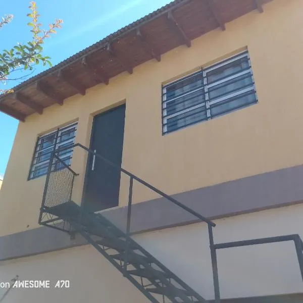 Lo de tina, hotel in Florencio Varela