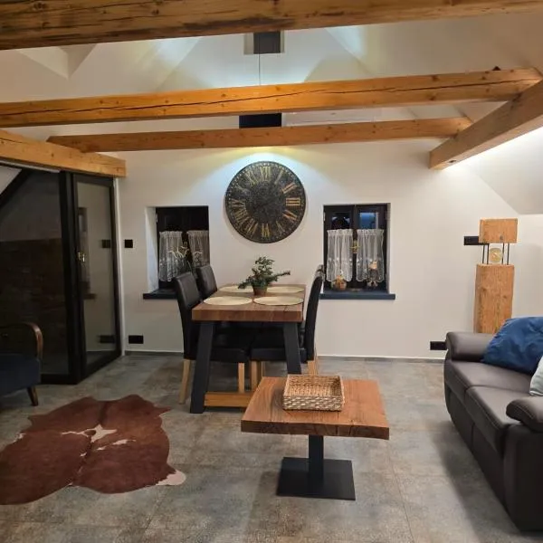 Podkrovní stylový mezonetový apartmán, hotel a Kunratice