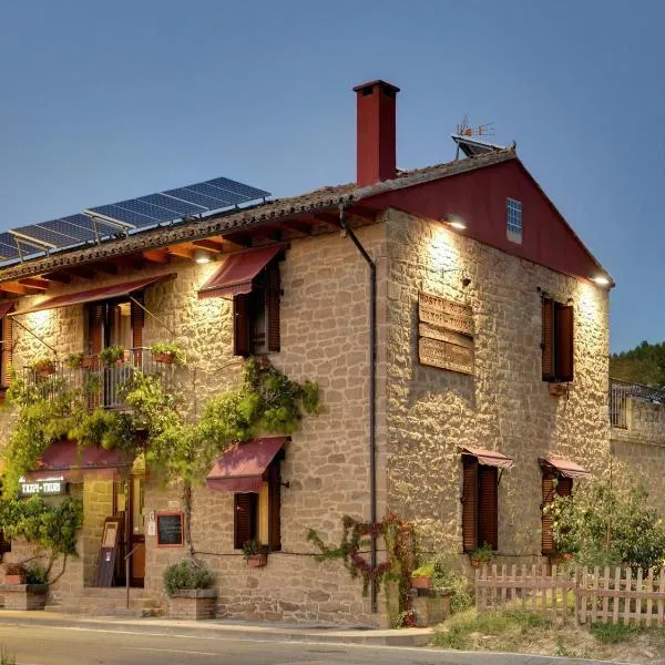 Hostal Rural Txapi Txuri Logis Hotels, hotel v destinaci Murillo el Fruto