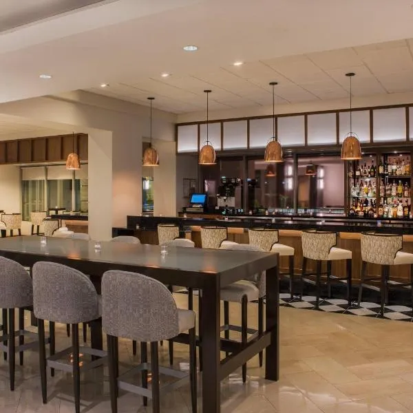 Sheraton Suites Chicago Elk Grove, hotel v destinaci Elk Grove Village