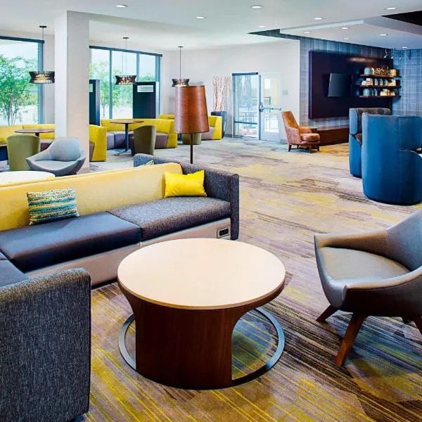 Courtyard by Marriott Dallas Carrollton and Carrollton Conference Center, hotel v destinaci Carrollton