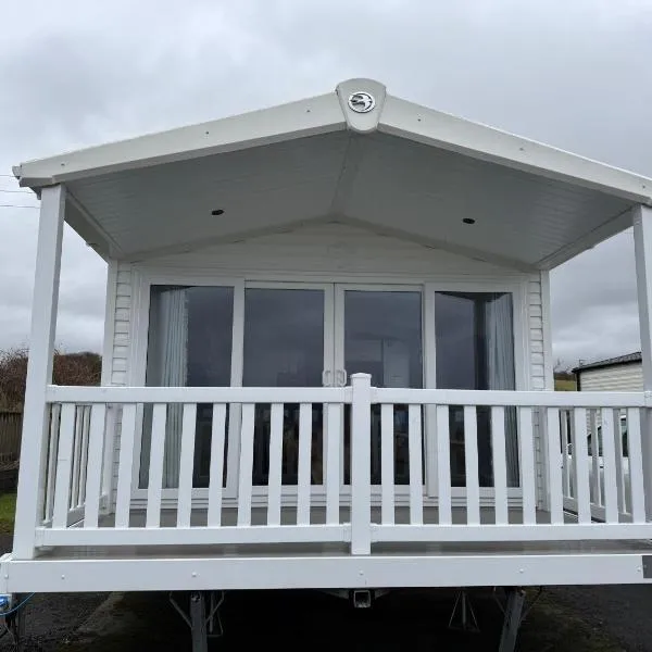 The Retreat - Turnberry Holiday Park Amazing Sea Views、ガーバンのホテル