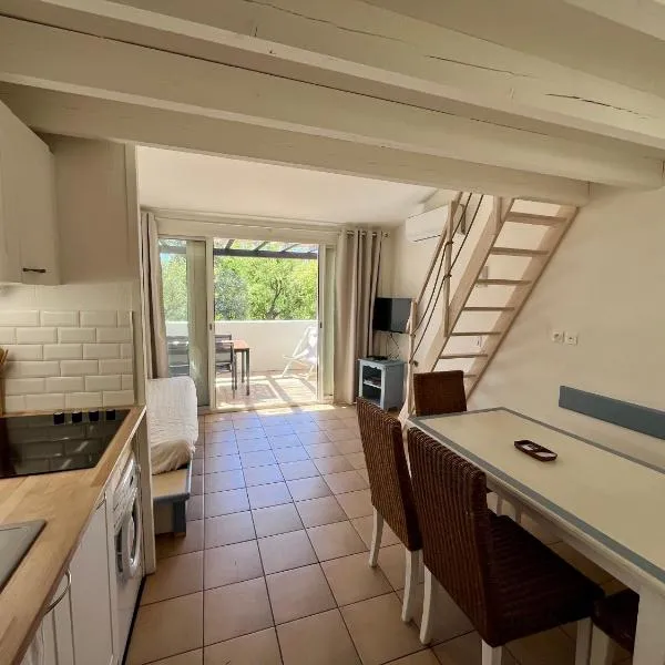 Charmant appartement baie Saint Tropez 6 personnes, Hotel in Grimaud