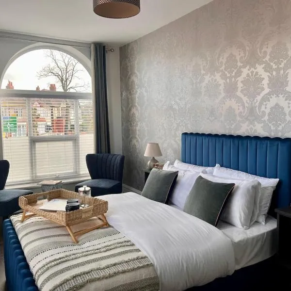 Stunning 2 bedroomed apartment on Allerton Road, Sleeps 4, hotel in Liverpool