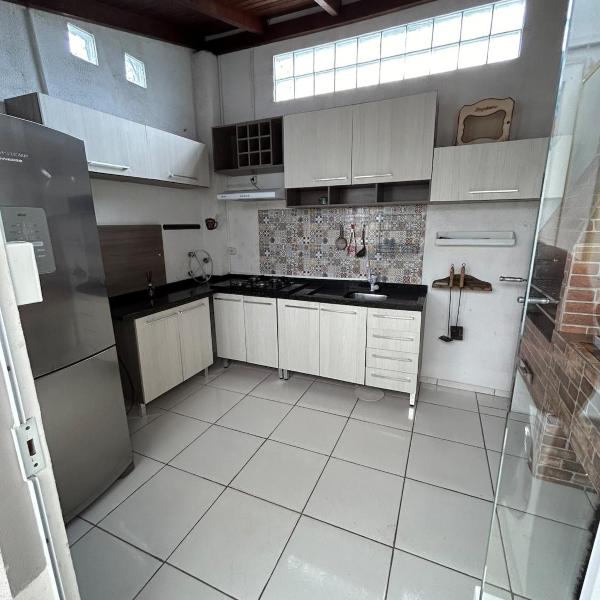 Casa em Balneário Picarras, 500m do mar - Foto 4