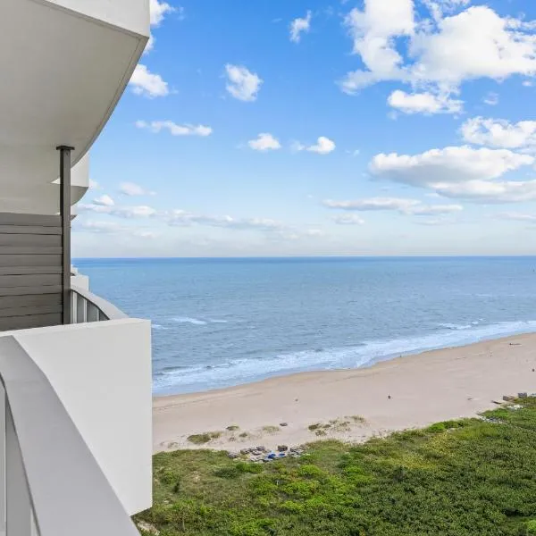 2BR 2BA with ocean views in Luxury Resort Amrit, Hotel in Riviera Beach