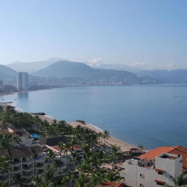 Beachfront view Condo beside la Isla Mall, hotel in Puerto Vallarta