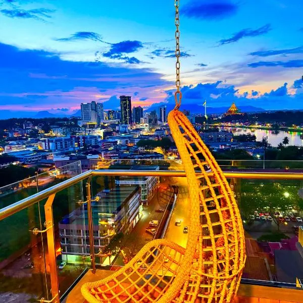 Riverine Kuching Luxury 4Pax with Balcony facing Waterfront View, hotel v destinaci Kučing