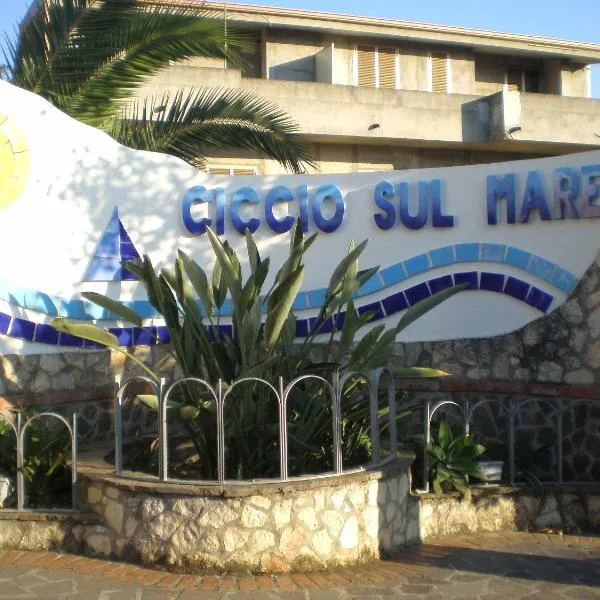 Villaggio Albergo Da Ciccio Sul Mare, hotel v destinaci Capo Vaticano
