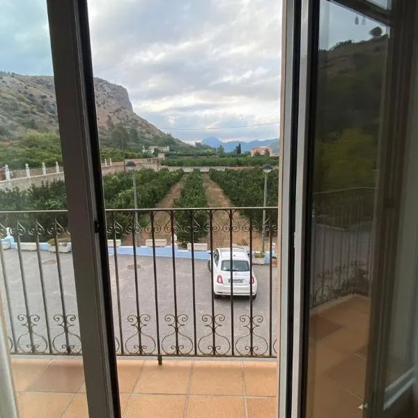 Mandarina Room with incredible view，阿爾西拉的飯店