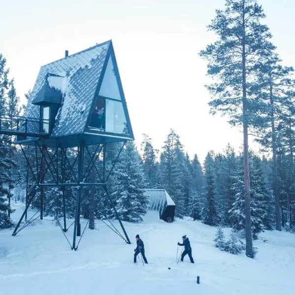PAN Treetop Cabins、Åsnesのホテル