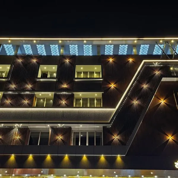 Hotel EDEN, hotel in Kārwār