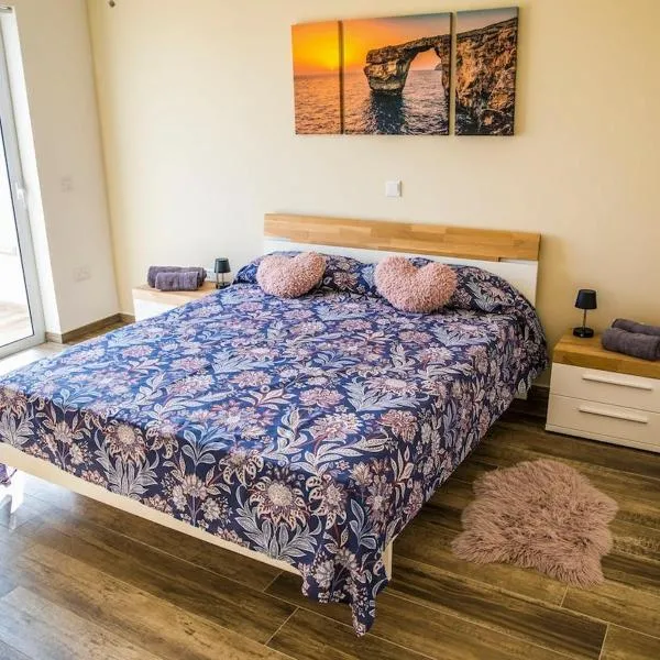 Cosy & Central Penthouse in Victoria, hotel en Victoria