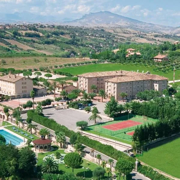 Hotel Casale – hotel w mieście Colli del Tronto