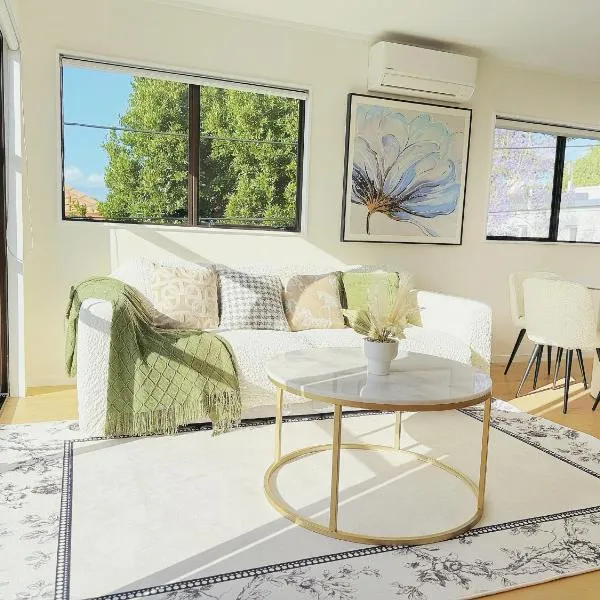 The Luxe Hidden Gem Villa in Auckland Heart - 3 Bedrooms near Newmarket WestfieldMall, hotel v Aucklandu