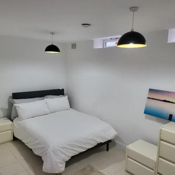 Norwood Junction Flat - The Old Shop, Hotel in Norwood