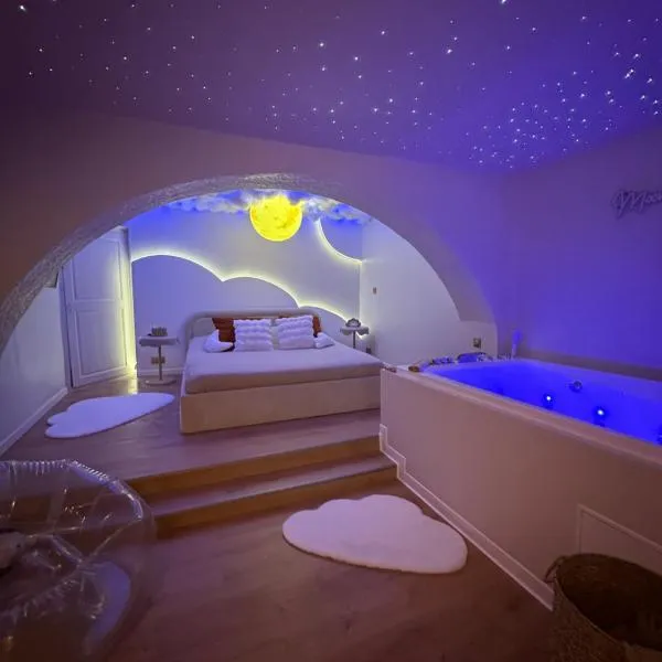 Moon Room, Nuit insolite - Ollioules Toulon Var – hotel w mieście Ollioules