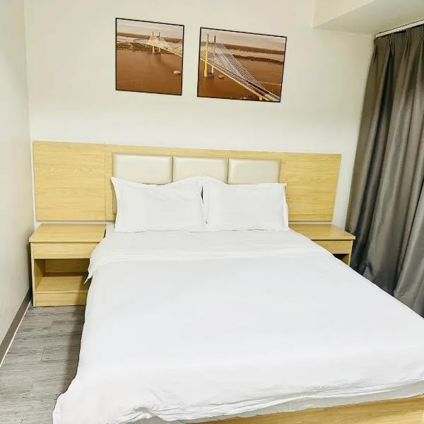 La Chicka Staycation in Coast Residences, hotel en Manila