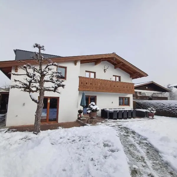 Chalet Hohe Tauern - Steinbock Lodges, hotel u Zell am Seeu