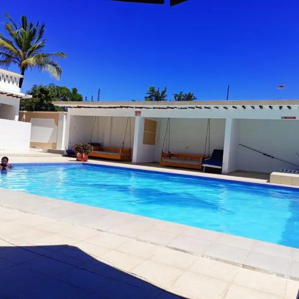 Becky Homes Diani Beach- 4BR with AC and Swimming Pool, hotel in Diani Beach