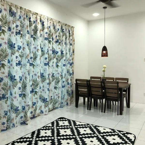 Aisy Guest House -Homestay-, hotel in Kangar