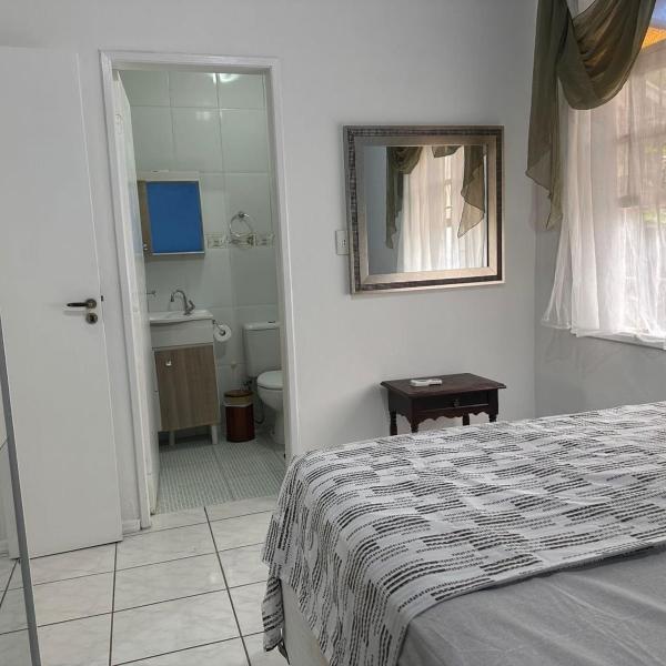 Casa térrea com churrasqueira a metros da praia - Foto 3