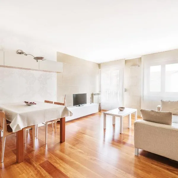 Apartamento Ático San Juan、ログローニョのホテル