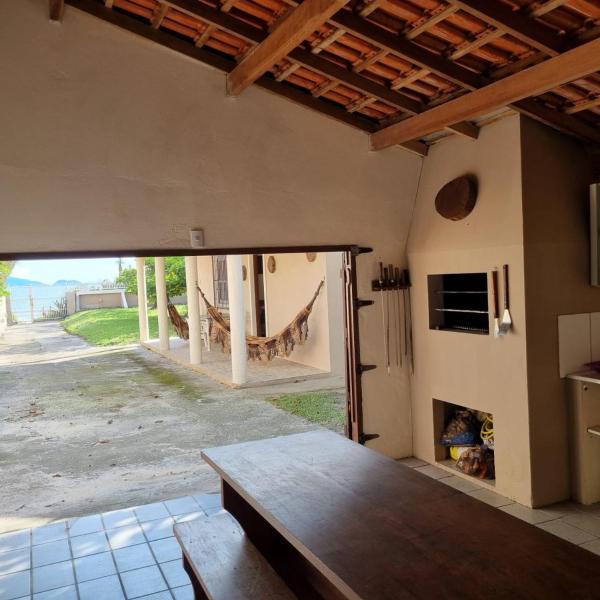 Casa Pé na Areia Frente ao Mar Pântano do Sul - Foto 5