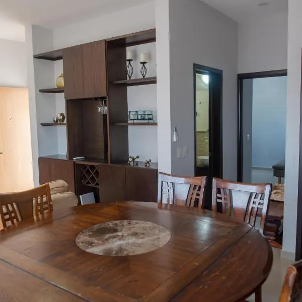 2br/2ba Condo 1 block to ocean! - Unit #5, hotel in Mazatlán