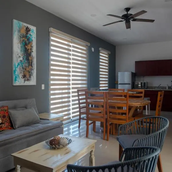 2br/2ba Condo 1 block to ocean! - Unit 4, hotel v destinácii Mazatlán