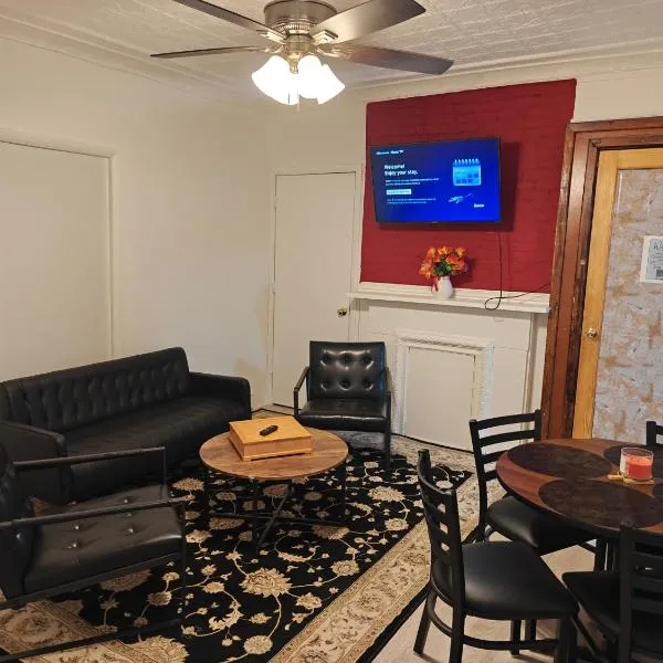 JSQ Apartment, 5 Mins from PATH Station, hotel in Jersey City