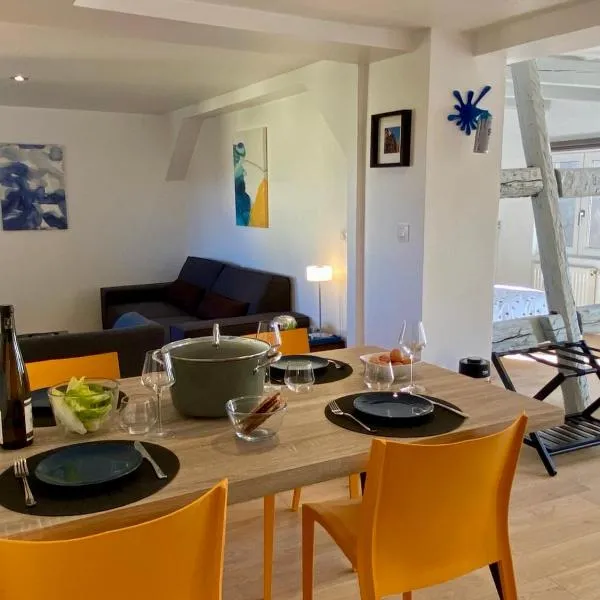 DUPLEX Le 12 - Appartement avec terrasse dans le vignoble - 5 mn du centre de Colmar, hotel v destinaci Wettolsheim
