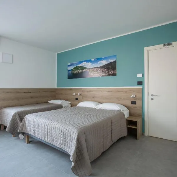 La Guest House di PIAZZA MOTTA, hotel v destinaci Albese Con Cassano