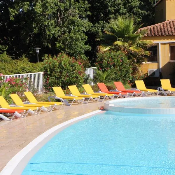 Résidence Lagrange Vacances - Les Cottages Varois, hotel v destinaci Solliès-Toucas