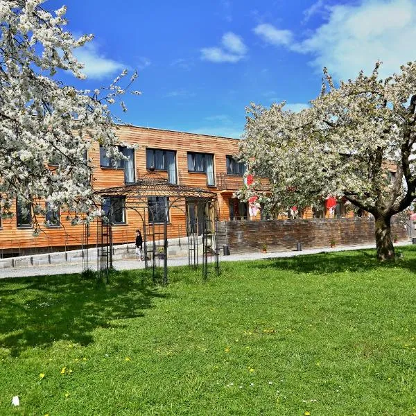 Pension Jezerná, hotel v destinaci Zduchovice