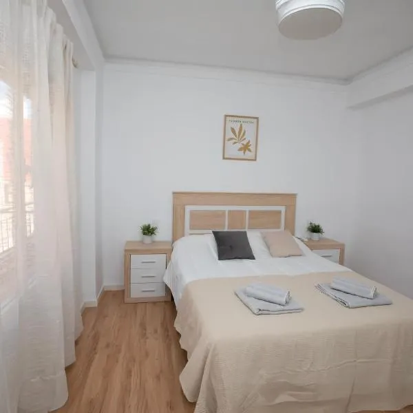 Lujoso Apartamento en Valencia 3 Dormitorios con Parking、パテルナのホテル