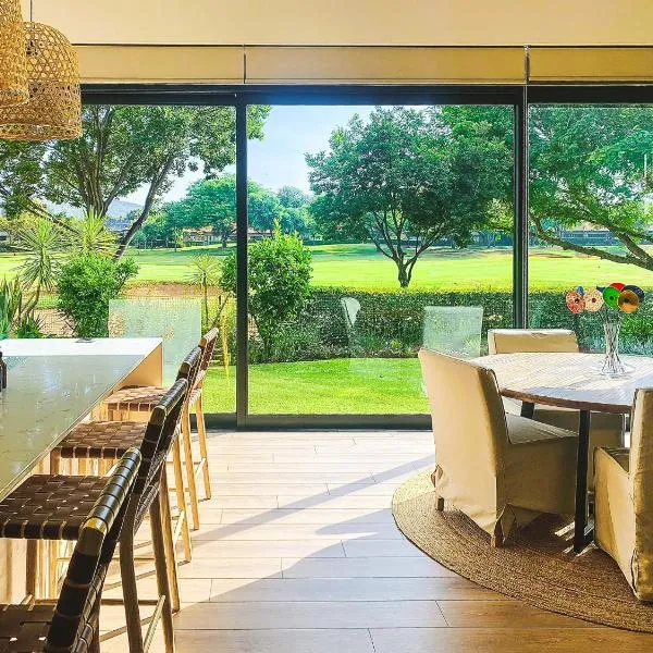 Kingfisher House, Pecanwood Estate, Hartbeespoort, hotel in Hartbeespoort