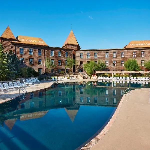 PortAventura Hotel Gold River - Includes unlimited access to PortAventura Park & 1 access to Ferrari Land, hotel in Salou