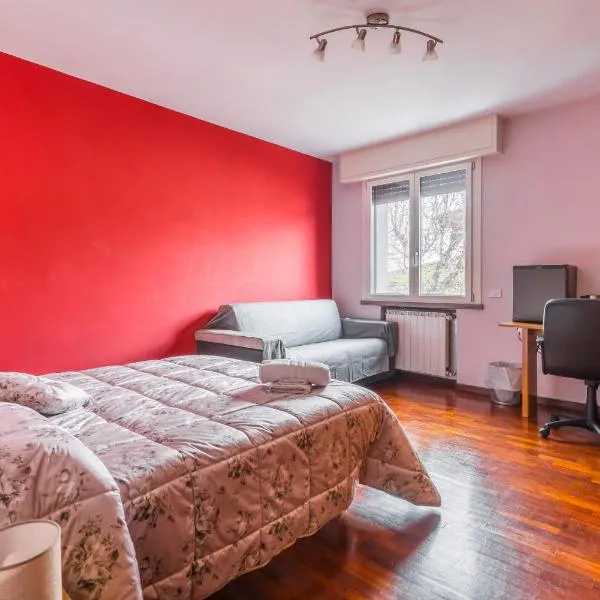 Suite con Bagno a Carpi Wi-Fi & Smart tv, hotel in Carpi