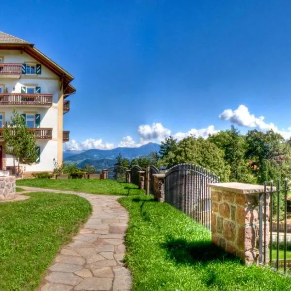 Apartments Waldquell, hotell i Collalbo