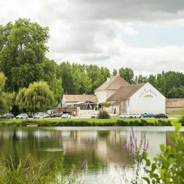 L'ile chaumette, hotel v destinácii Épervans