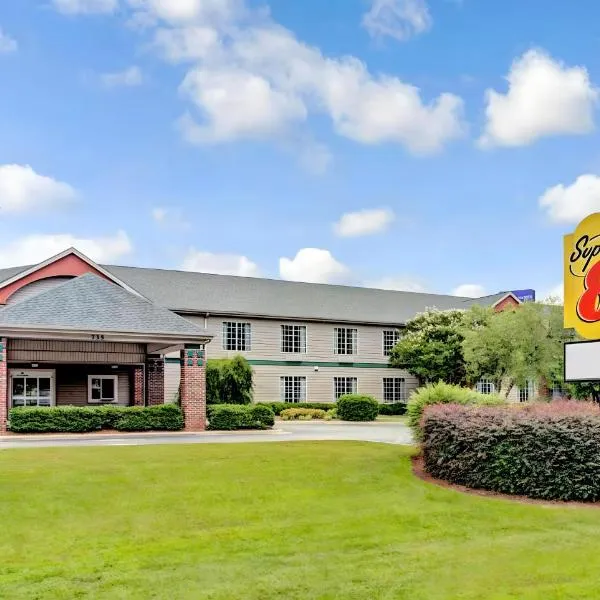 Super 8 by Wyndham Smithfield-Selma, hotel v destinaci Smithfield