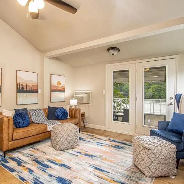 Cute and Cozy 2 Bedroom Condo Great for a couple or small family, hotel di Hot Springs