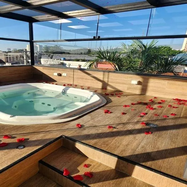 Cobertura Triplex de Luxo com Jacuzzi, hotel in Sao Paulo
