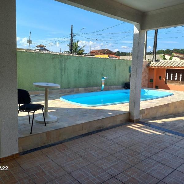 Casa com piscina e ar condicionado