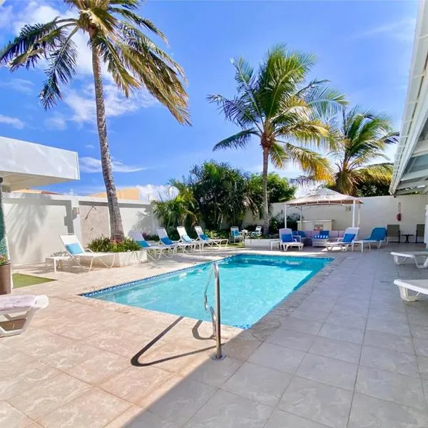 Yoyita Suites Aruba, hotel v destinaci Palm-Eagle Beach