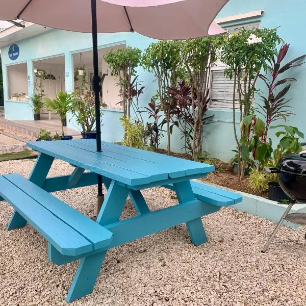 SUITE 1, BLUE PAVILION - Steps to BEACH - NEW AC, hotel in West Bay