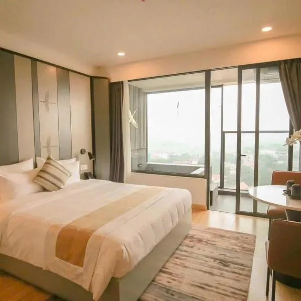 Wyndham Lynn Times Thanh Thuỷ hotspring-KS 35 tầng- My Home, hotel v destinaci Phú Thọ